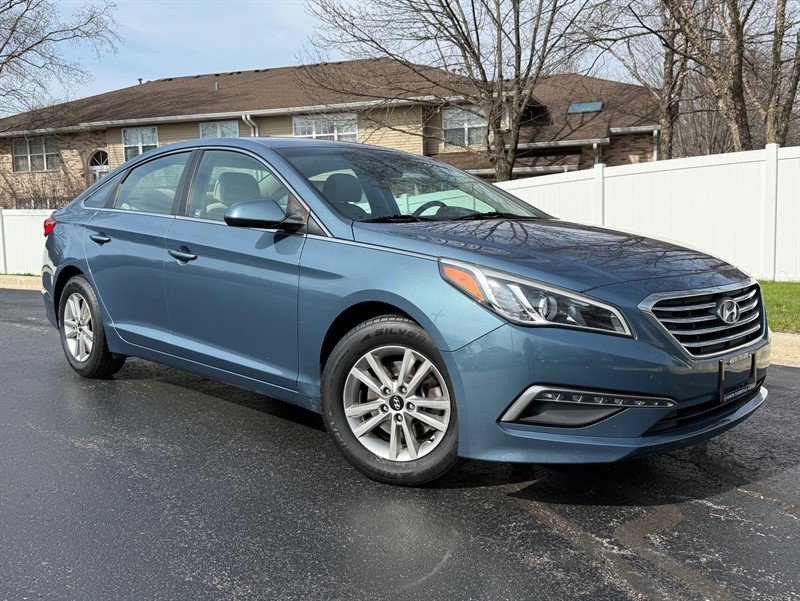 Used 2015 Hyundai Sonata SE FWD image 2