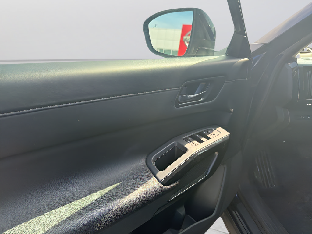 Certified 2024 Nissan Pathfinder SV FWD image 28