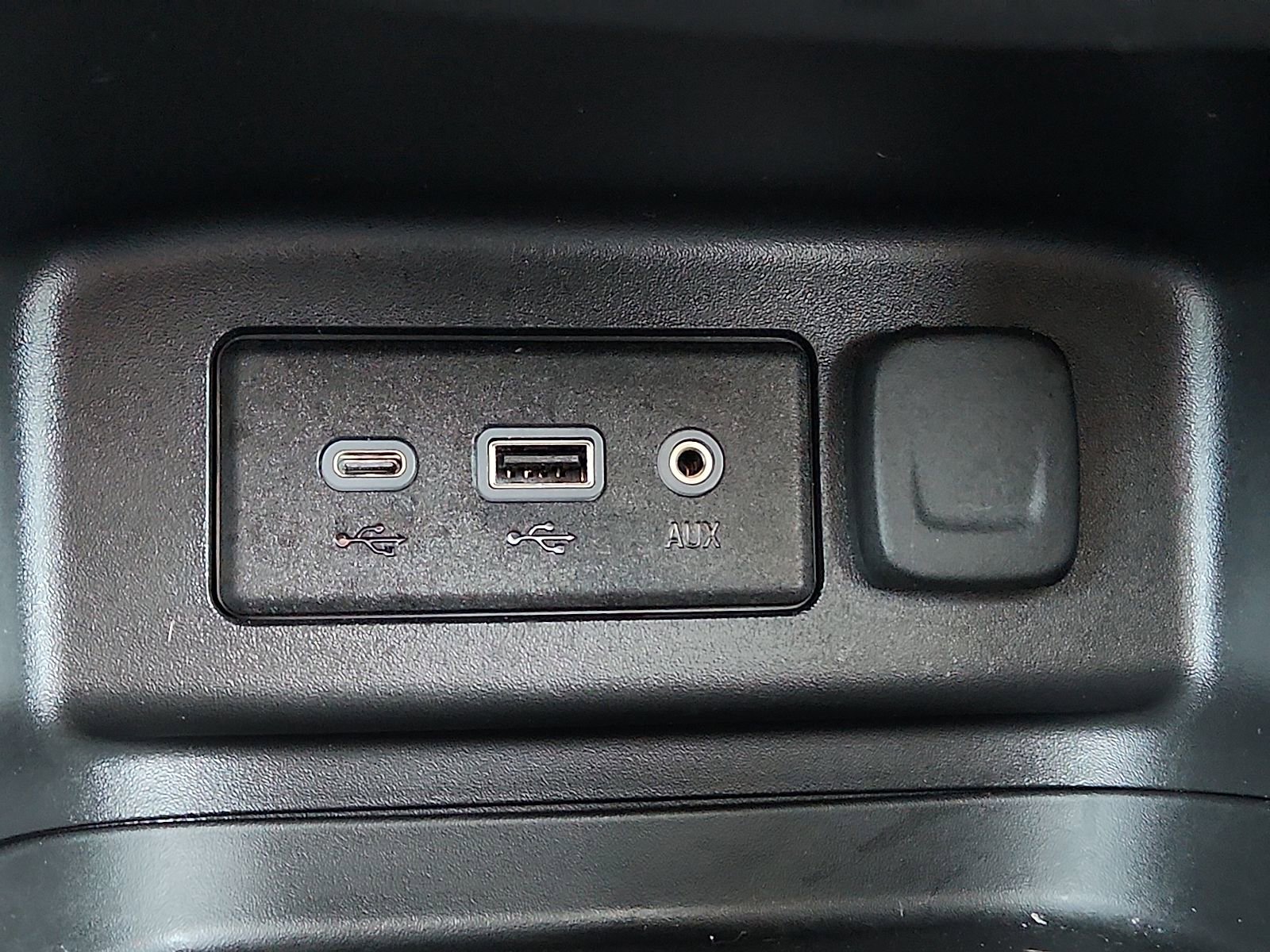 Used 2023 Chevrolet Equinox LT FWD image 19