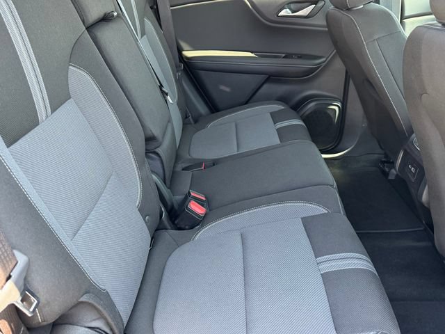 Certified 2025 Chevrolet Blazer LT FWD image 9
