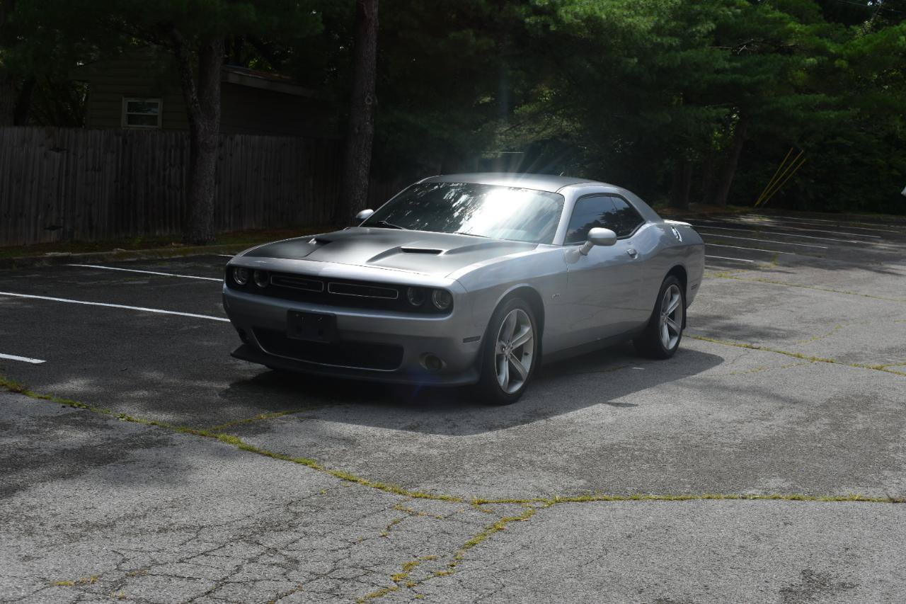 Used 2015 Dodge Challenger R/T w/ Quick Order Package 22B R/T RWD image 2