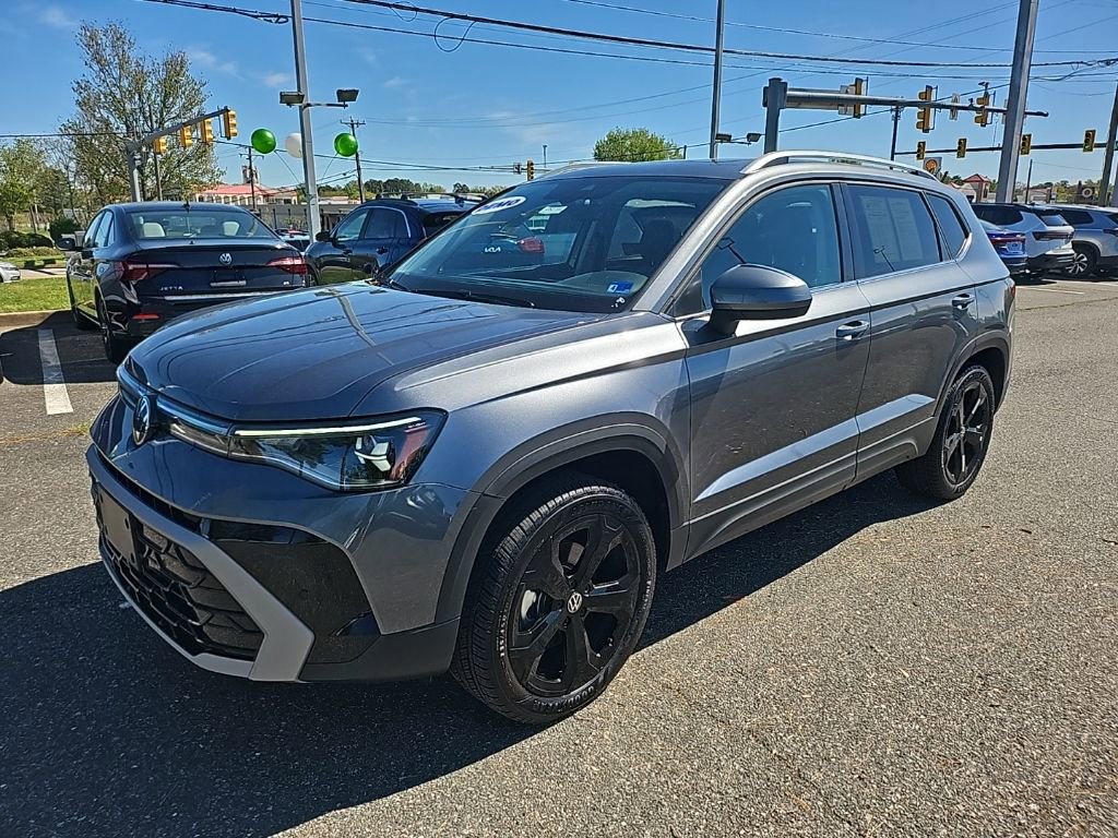 Certified 2025 Volkswagen Taos SEL image 2