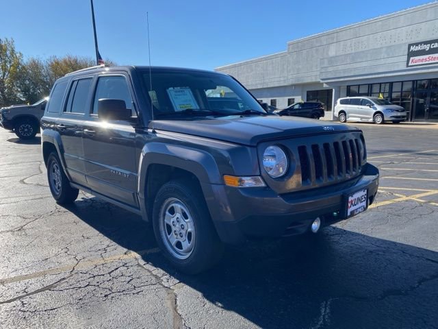 Used 2015 Jeep Patriot Sport image 2