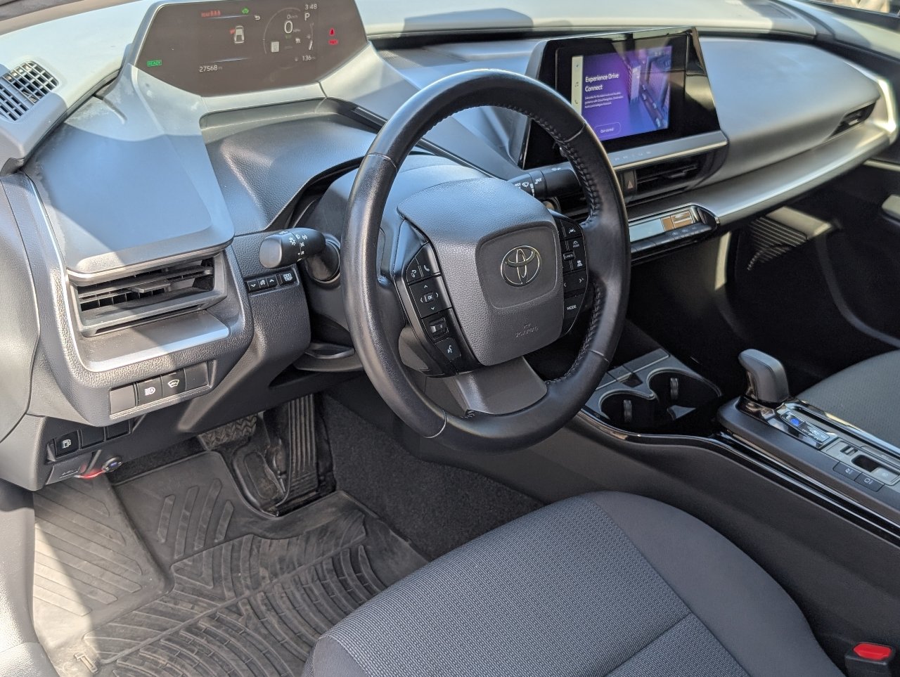 Used 2024 Toyota Prius LE FWD image 14