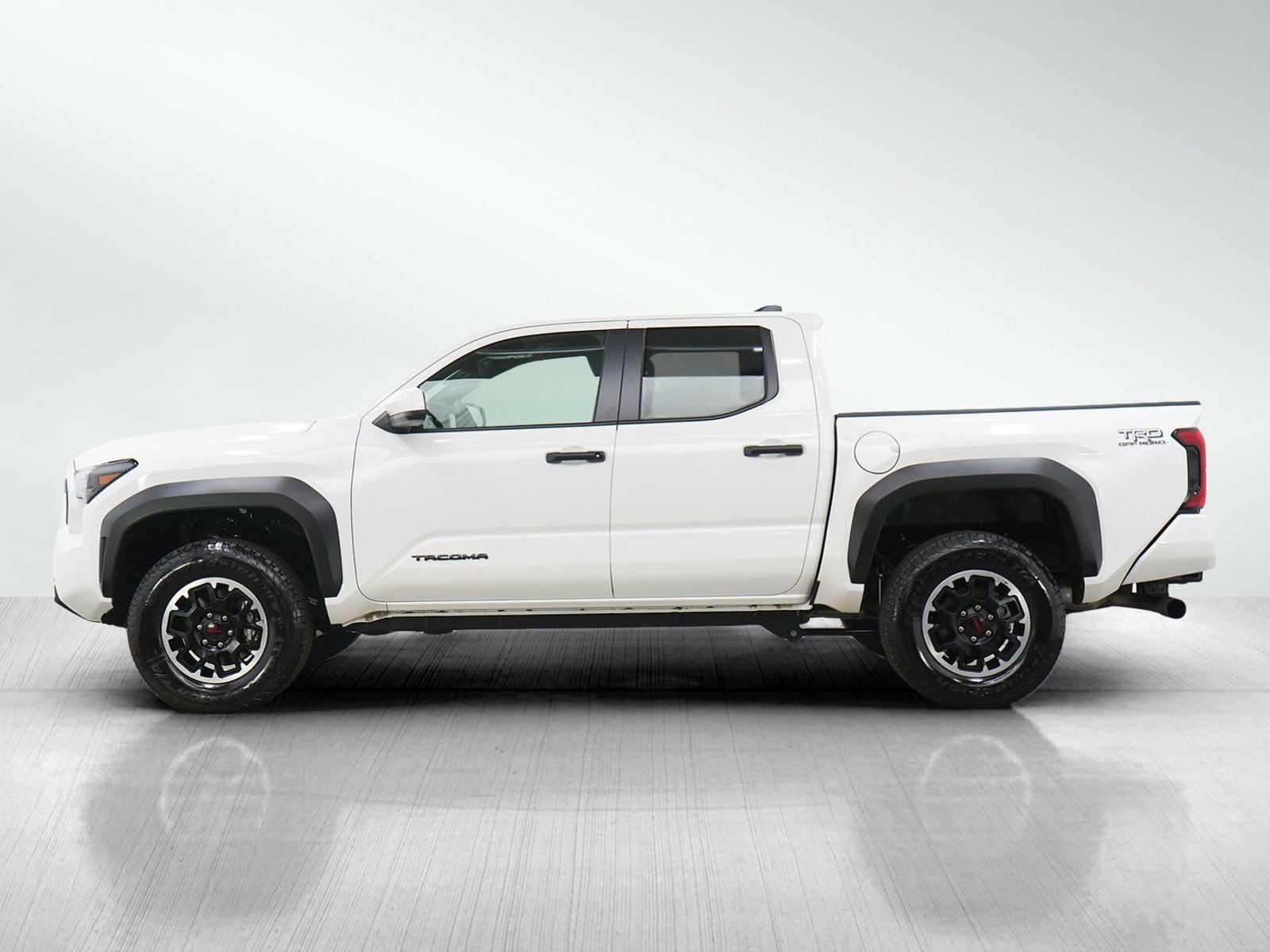 Used 2025 Toyota Tacoma TRD Off-Road AWD/4WD image 2