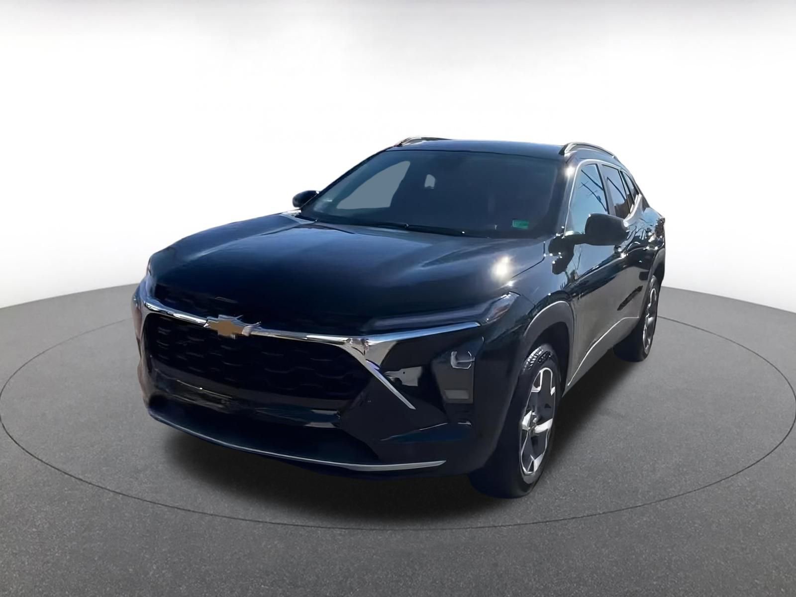 Used 2025 Chevrolet Trax LT image 7