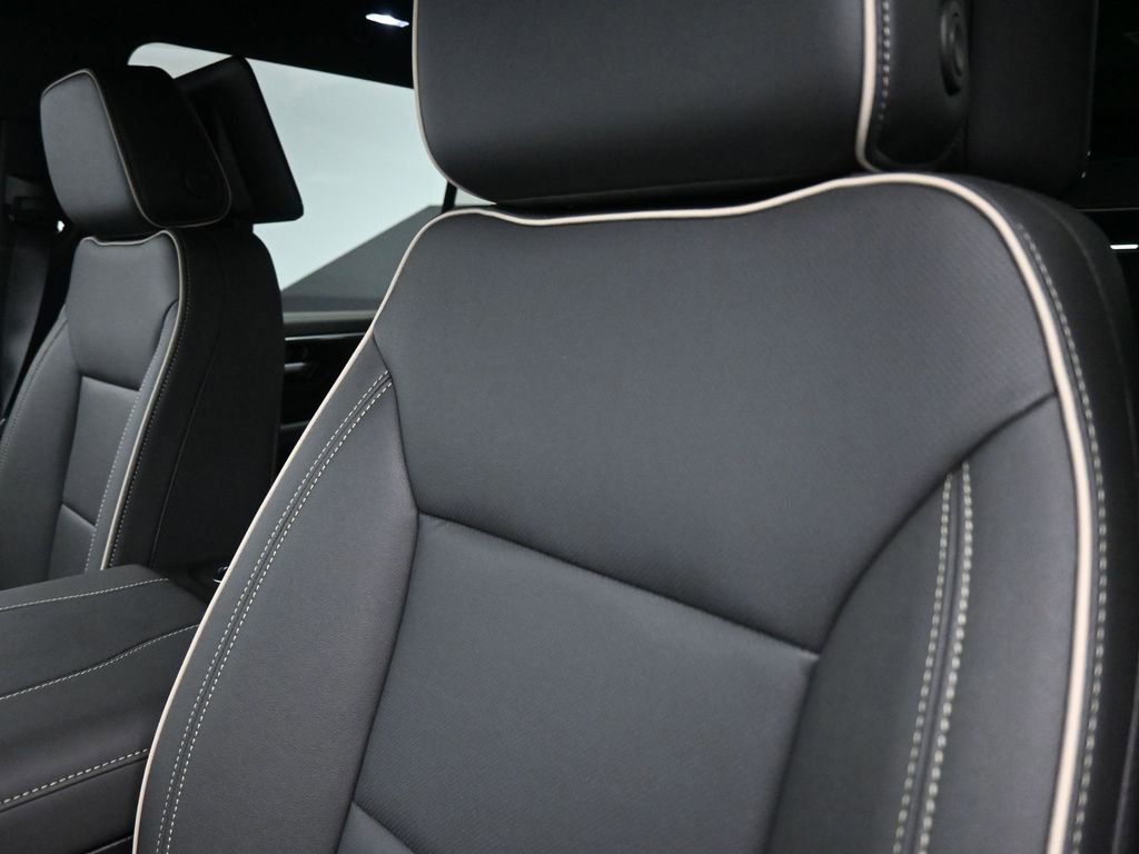 New 2026 Chevrolet Suburban Premier image 21