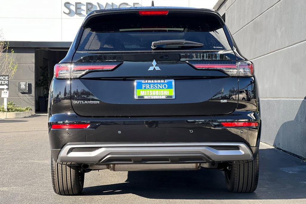 New 2026 Mitsubishi Outlander SE image 6