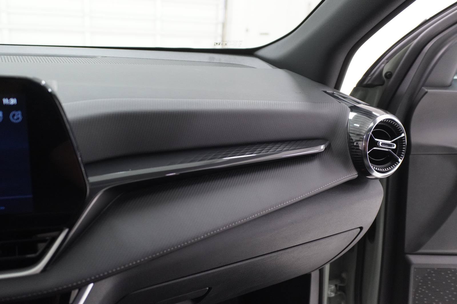 Used 2026 Chevrolet Equinox LT w/ Midnight Edition FWD image 17