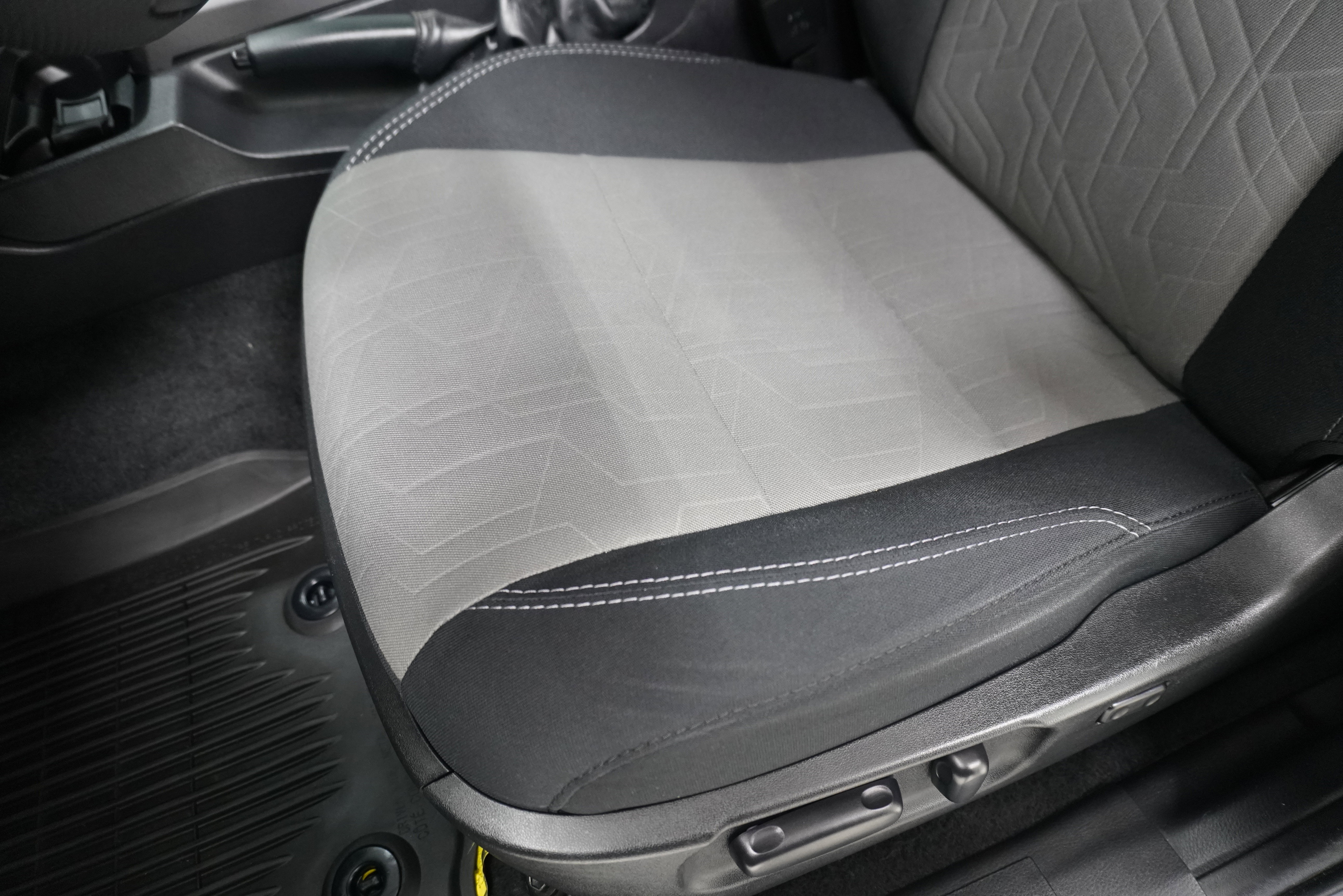 Used 2021 Toyota Tacoma TRD Off-Road image 12