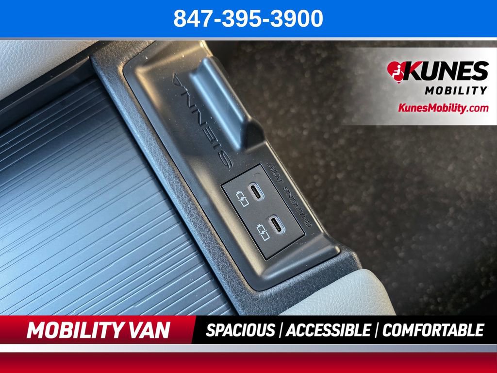 Used 2026 Toyota Sienna LE FWD image 65