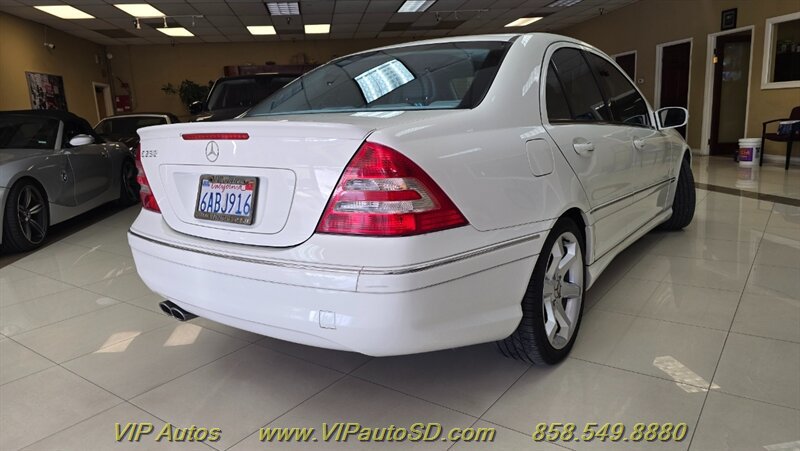 Used 2007 Mercedes-Benz C 230 Sedan image 4