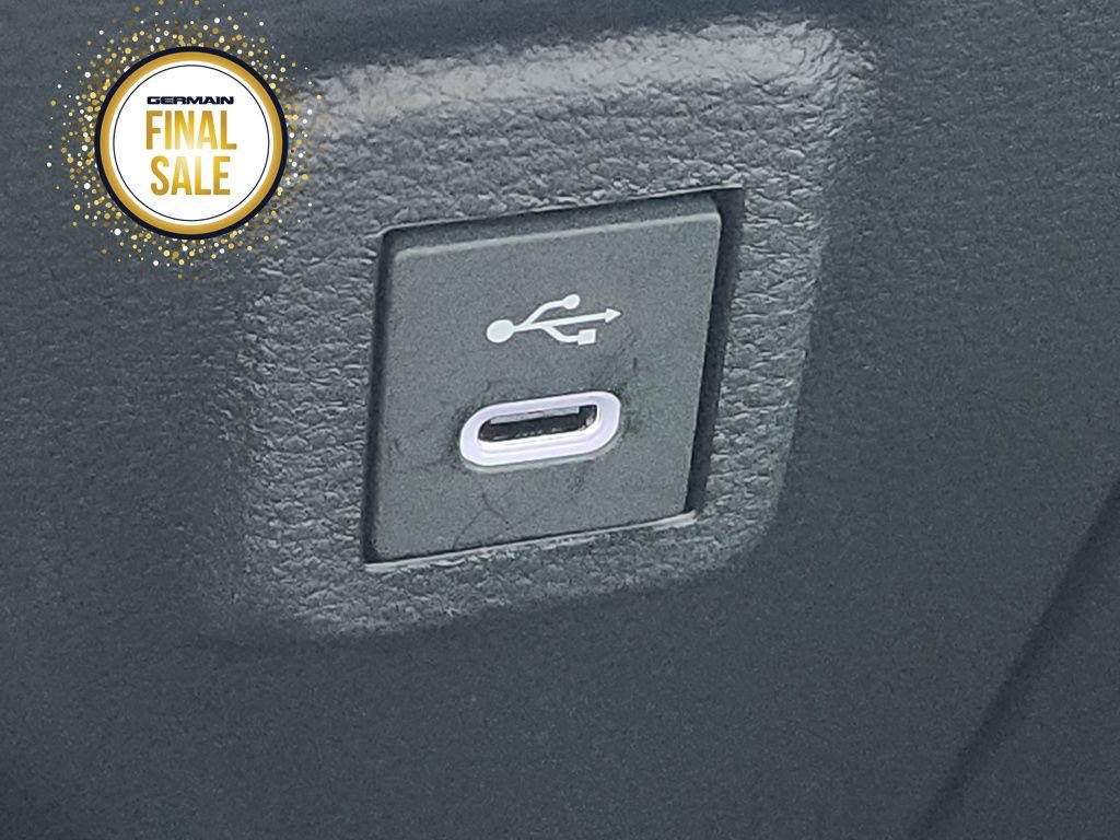 Used 2025 Toyota Corolla LE image 29