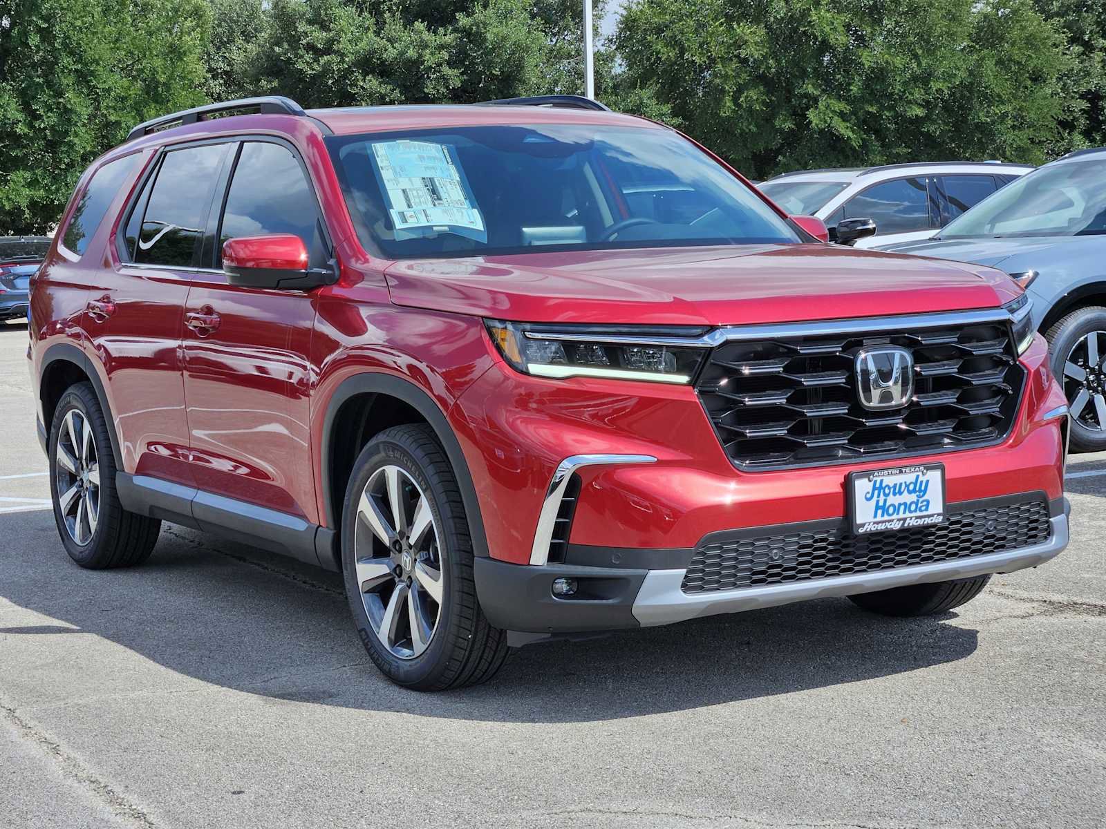 New 2025 Honda Pilot Touring image 3