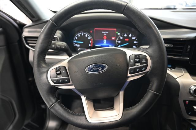 Used 2022 Ford Explorer XLT w/ Equipment Group 202A image 23