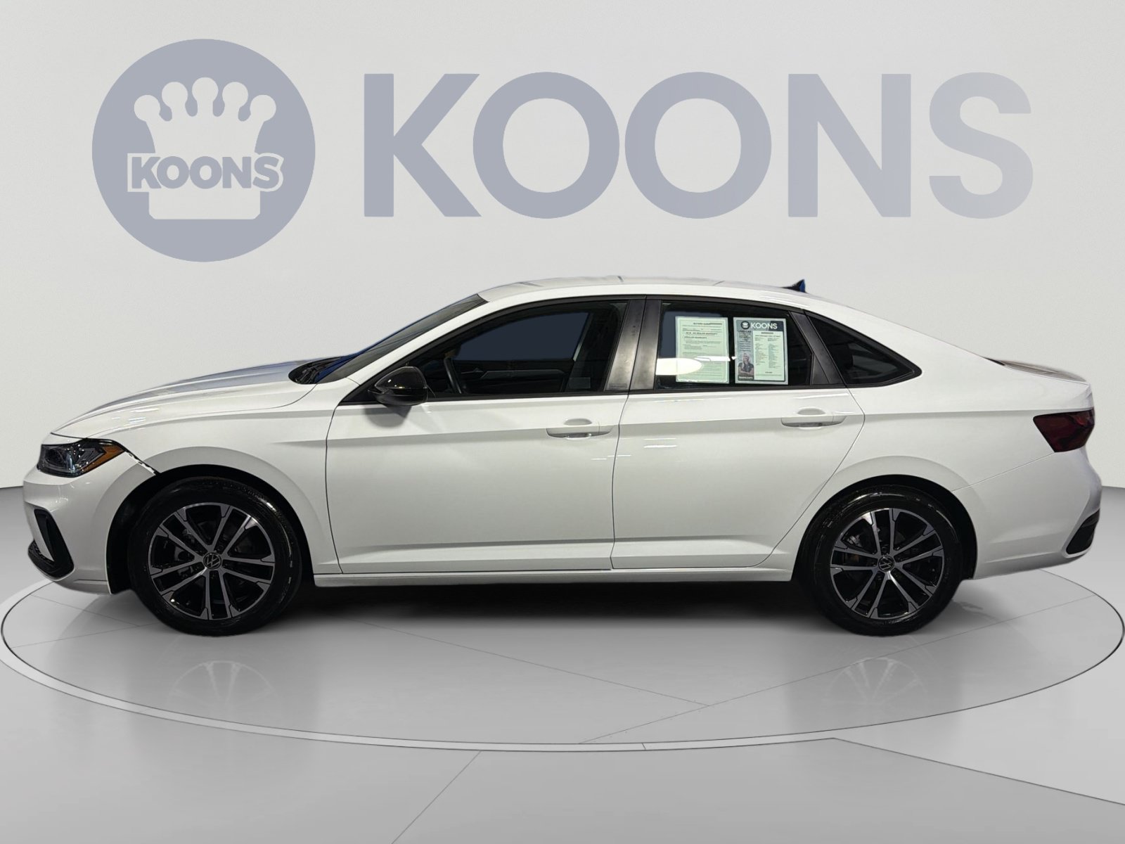 Used 2025 Volkswagen Jetta Sport FWD image 2