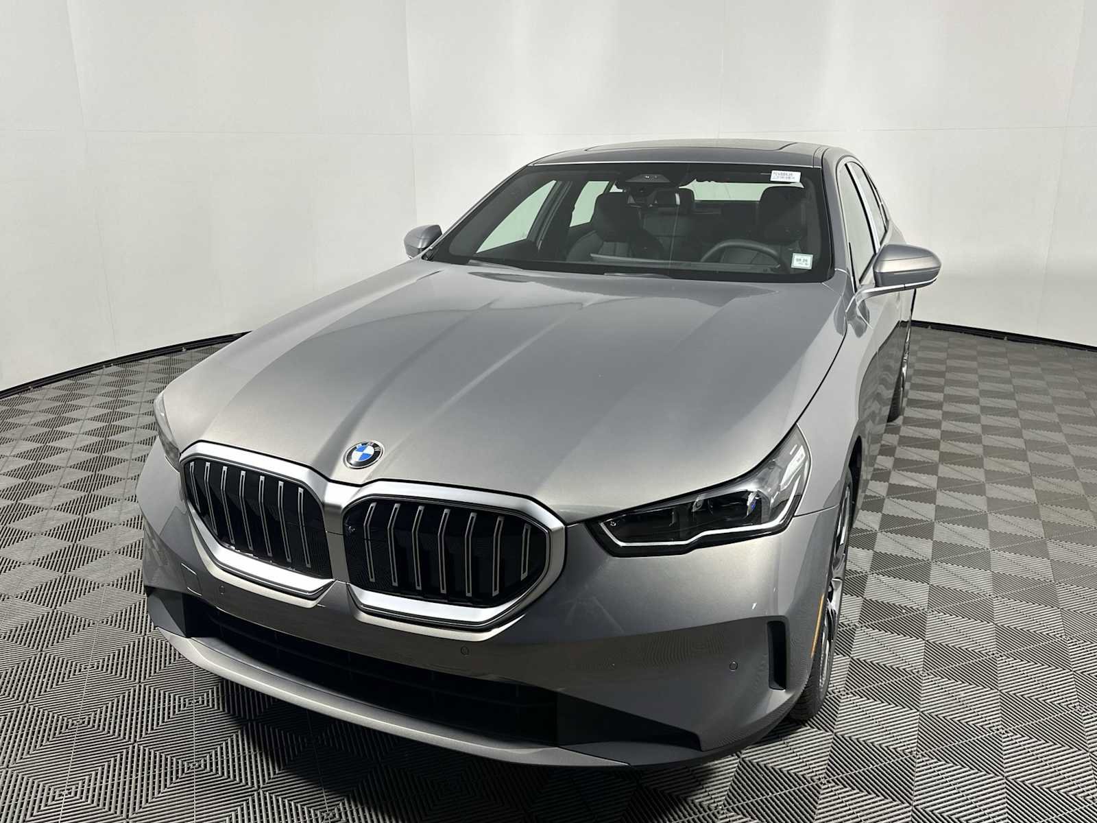 New 2026 BMW 530i xDrive w/ Premium Package image 7