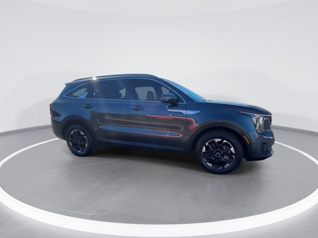 Used 2025 Kia Sorento S FWD image 9
