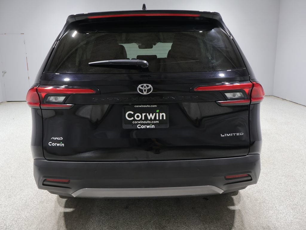 Used 2024 Toyota Grand Highlander AWD image 3