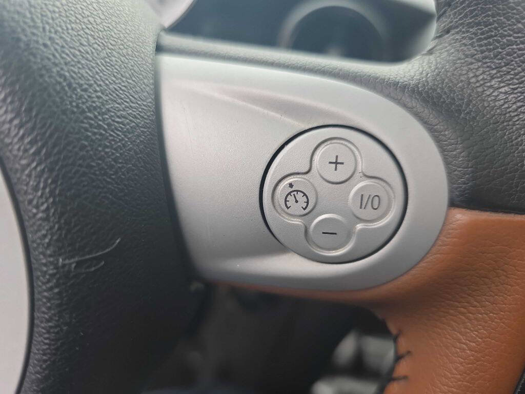 Used 2010 MINI Cooper Hardtop image 19