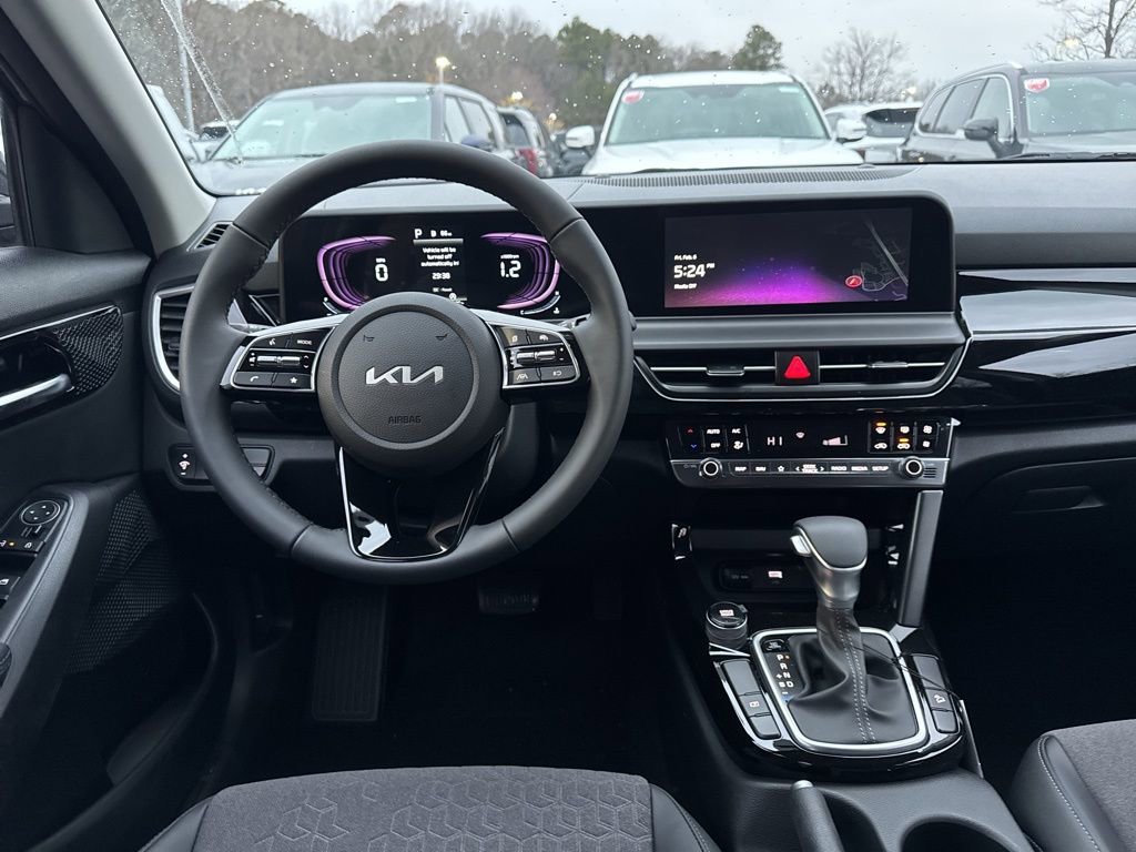 New 2026 Kia Seltos S image 2