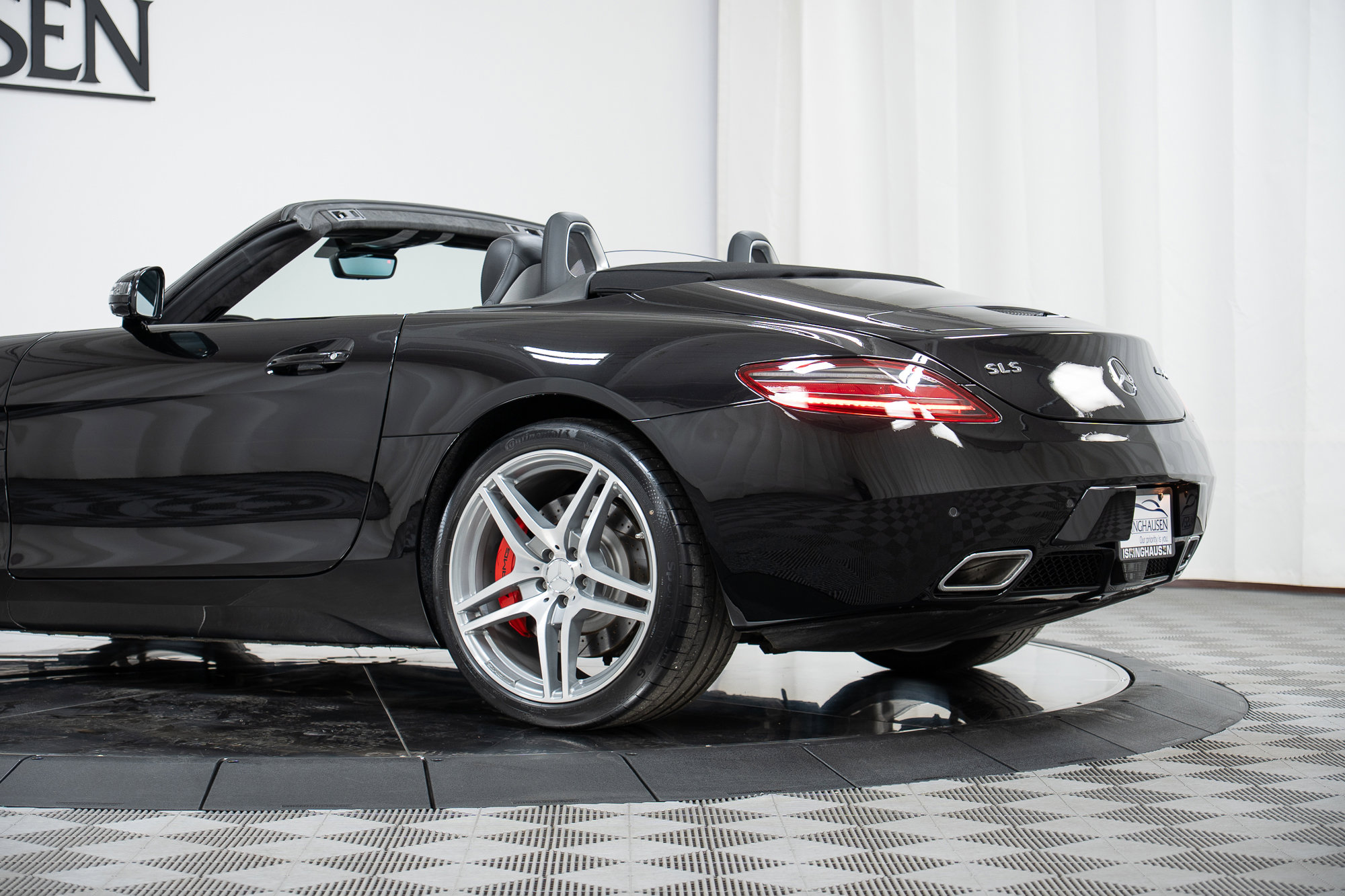 Used 2012 Mercedes-Benz SLS AMG Roadster image 37
