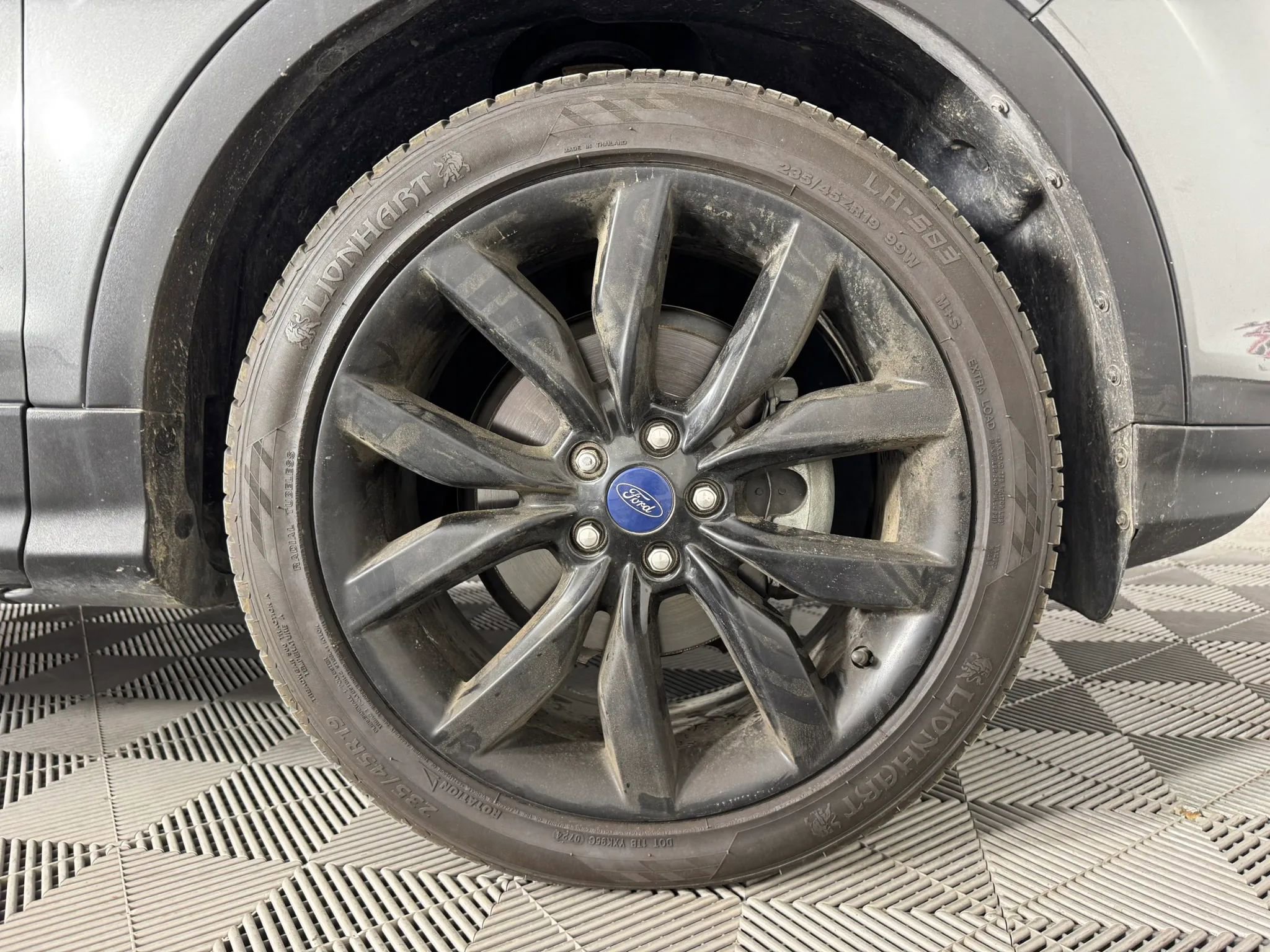 Used 2019 Ford Escape SE FWD image 43