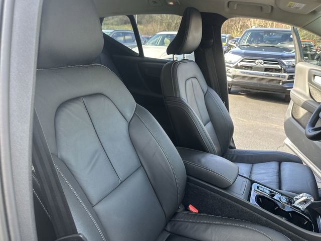 Used 2023 Volvo XC40 B5 Plus w/ Protection Package Premier image 29