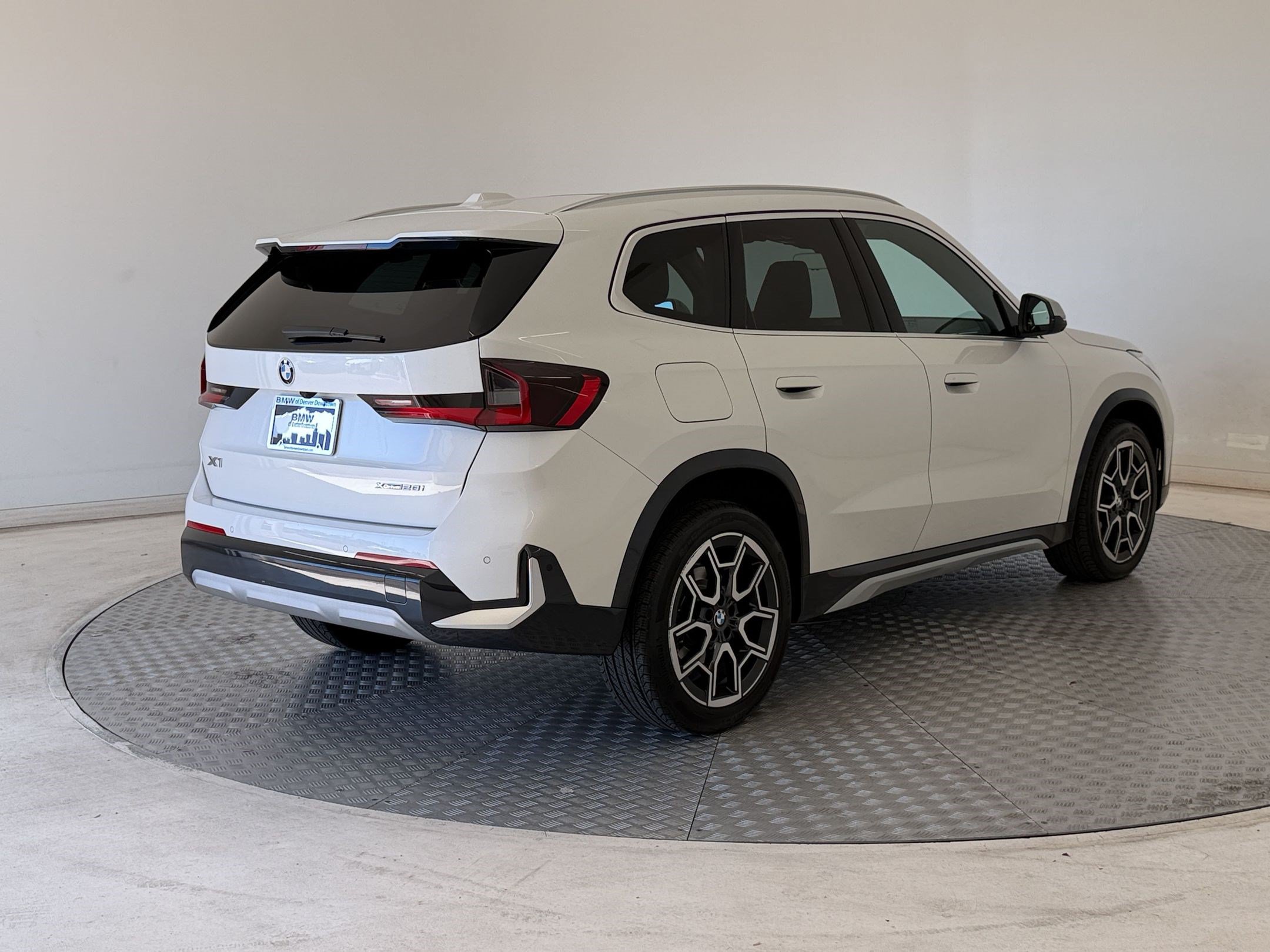 Certified 2024 BMW X1 xDrive28i w/ Technology Package AWD/4WD image 9