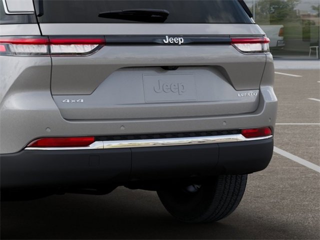 New 2025 Jeep Grand Cherokee Laredo image 13