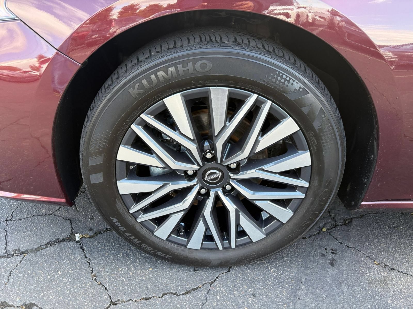 Used 2025 Nissan Altima 2.5 SV FWD image 31