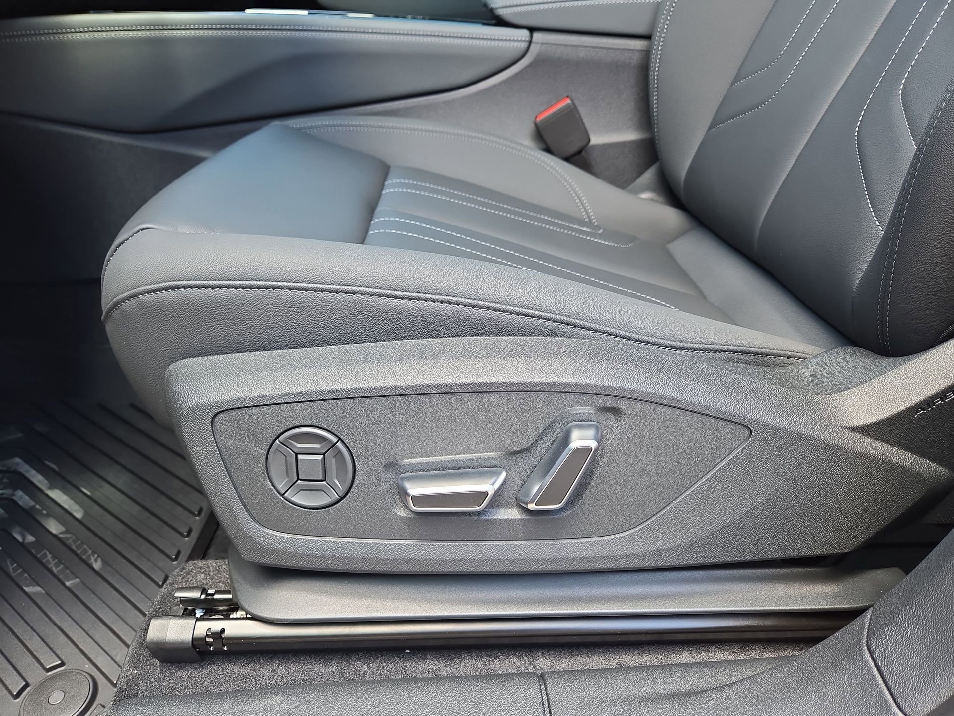 New 2026 Audi Q3 quattro 2.0T AWD/4WD image 17