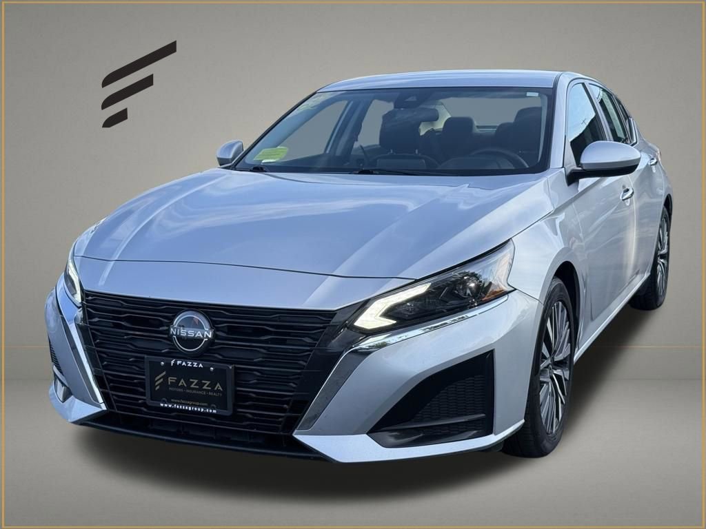 Used 2023 Nissan Altima 2.5 SV FWD image 1