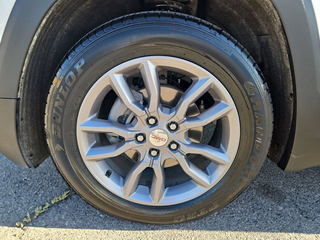 Used 2024 GMC Terrain SLT image 23