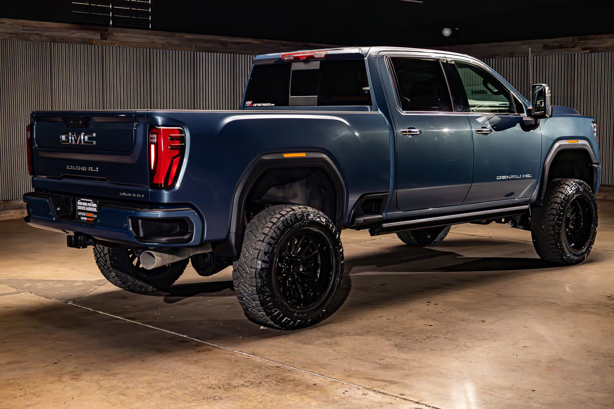 Used 2025 GMC Sierra 2500 Denali w/ Denali Reserve Package AWD/4WD image 10