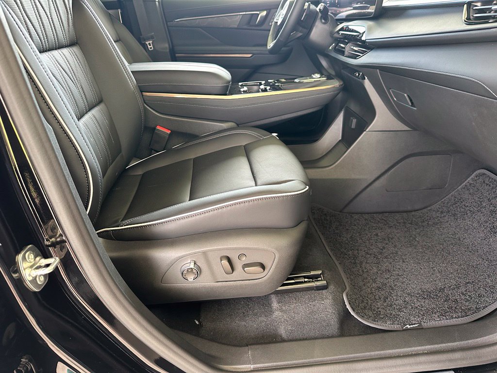 New 2026 Buick Enclave Avenir w/ Super Cruise Package FWD image 43