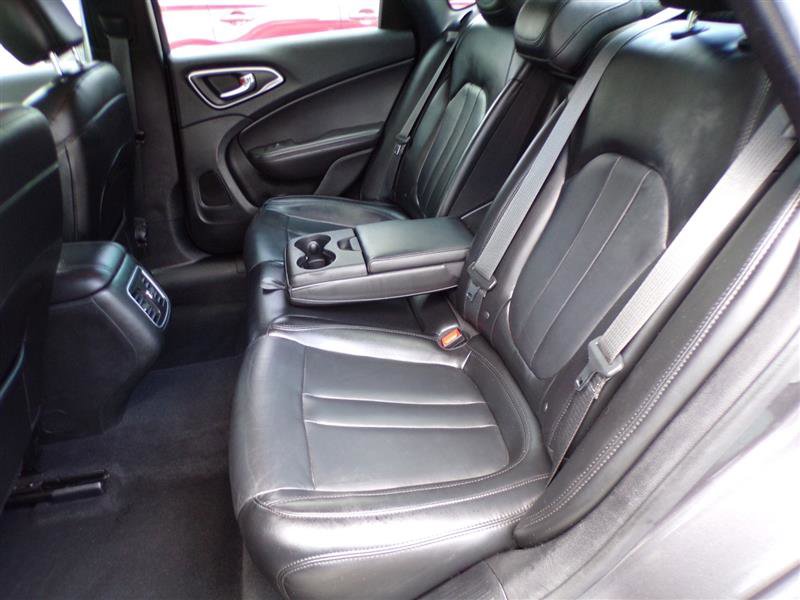 Used 2015 Chrysler 200 C w/ Navigation & Sound Group I image 27