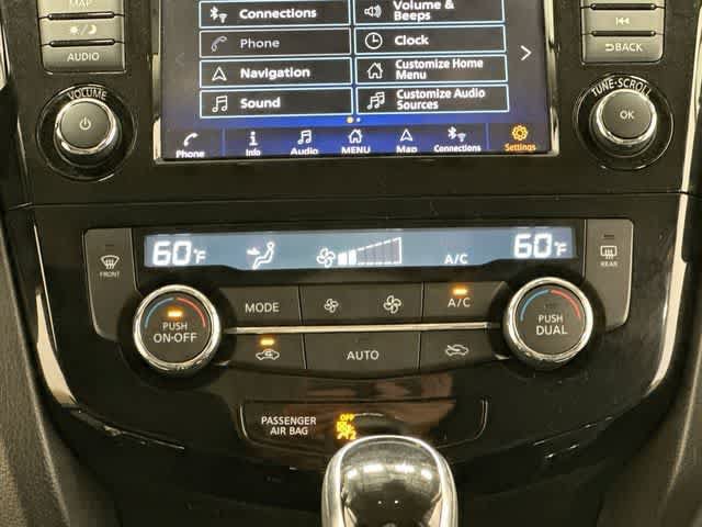 Used 2019 Nissan Rogue SV w/ Premium Package AWD/4WD image 15