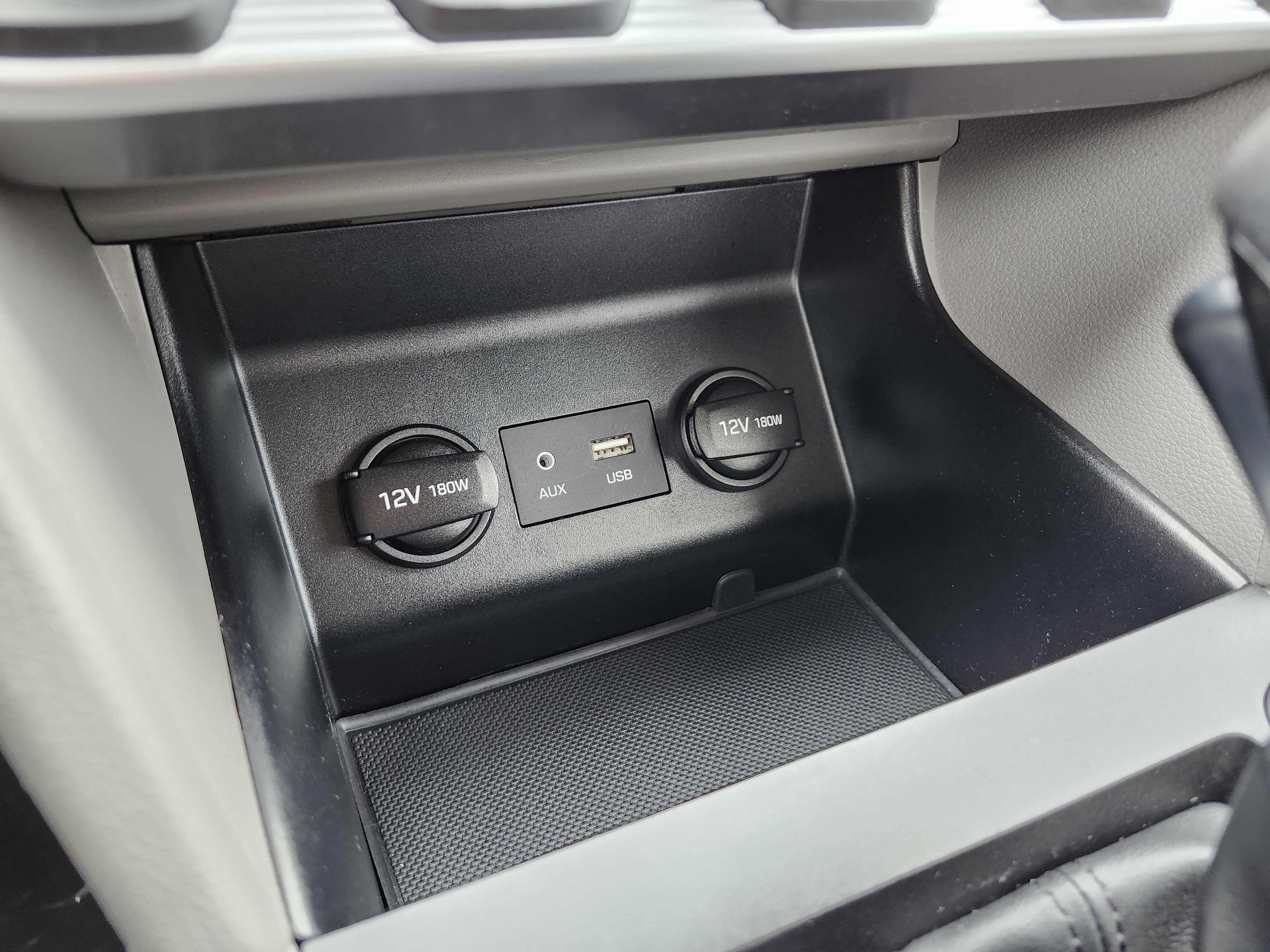 Used 2020 Hyundai Elantra SE FWD image 7