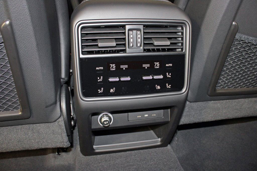 Certified 2025 Porsche Cayenne image 33