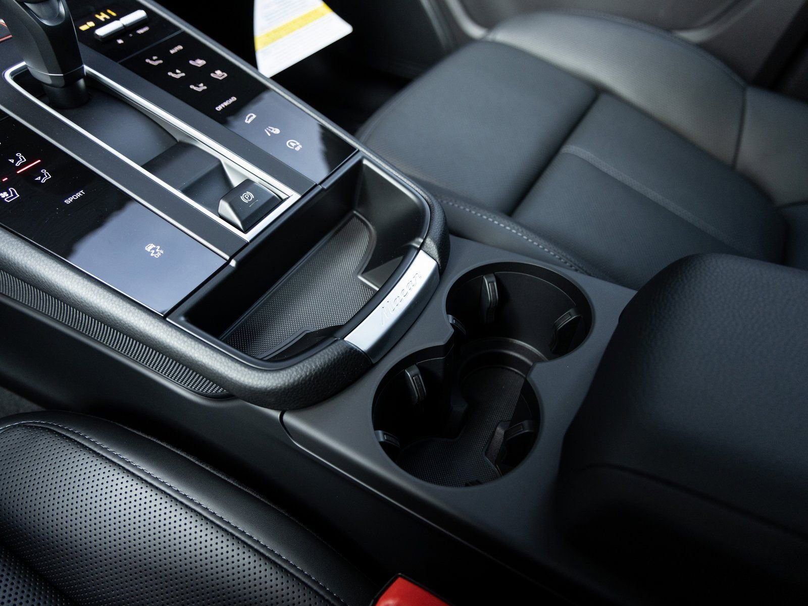Certified 2026 Porsche Macan image 18