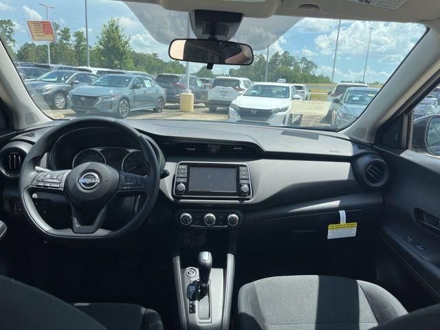 New 2025 Nissan Kicks Play S image 19