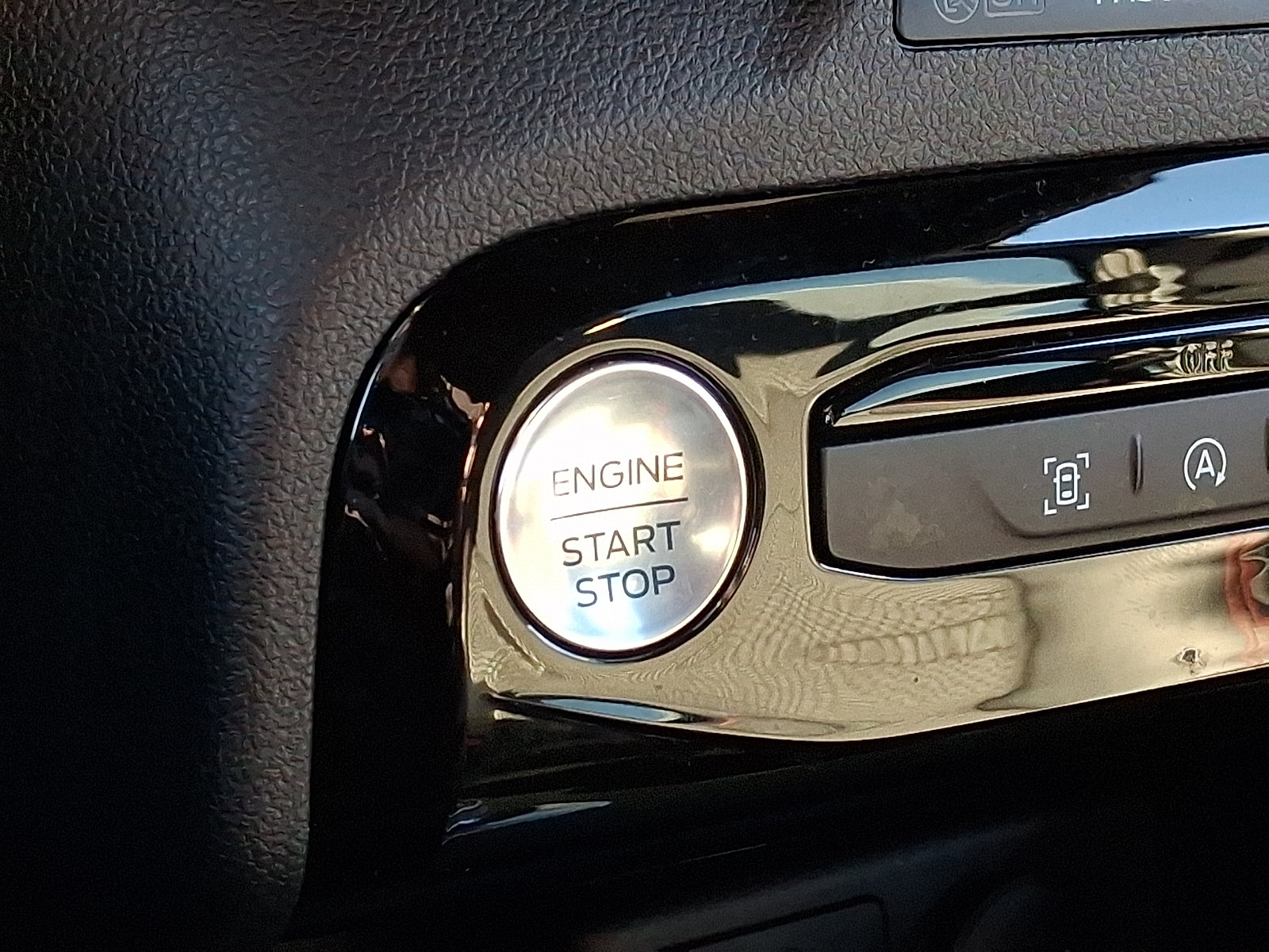 Used 2023 Ford Escape ST-Line w/ Tech Pack #1 AWD/4WD image 30
