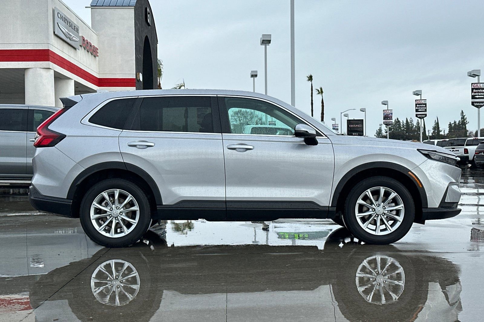 Used 2025 Honda CR-V EX image 7