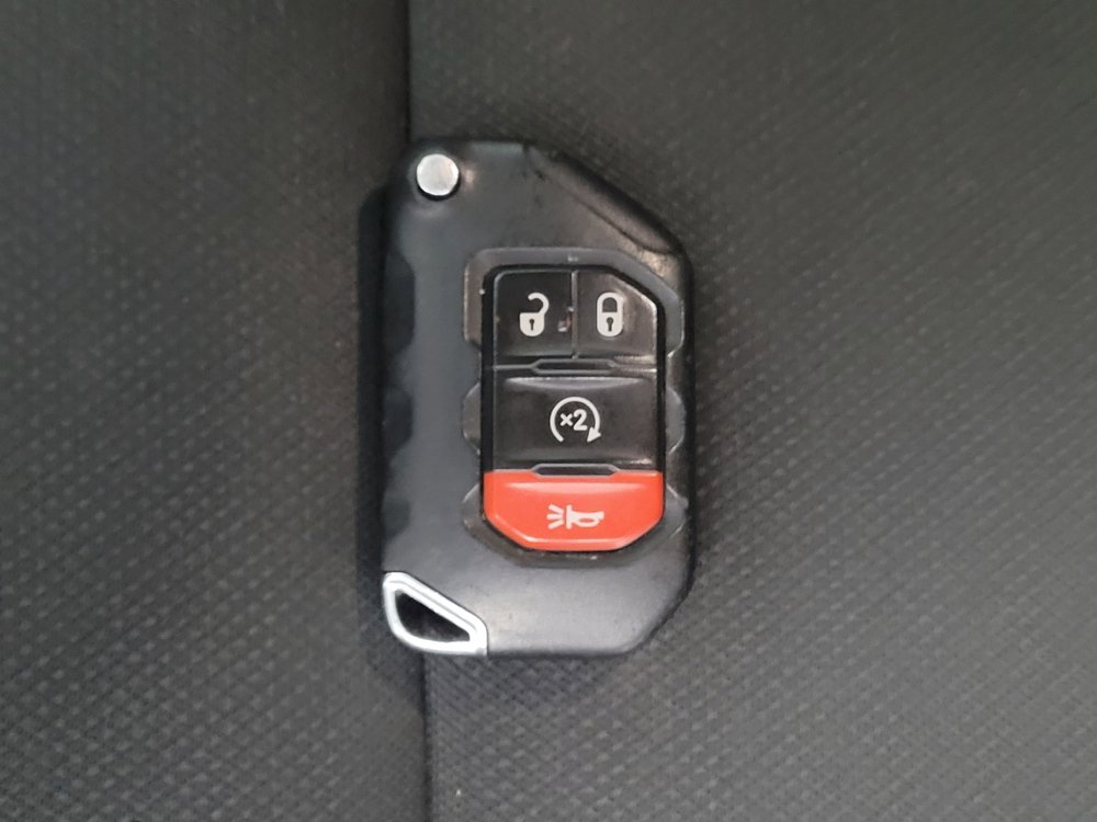 Used 2020 Jeep Wrangler Sport image 32