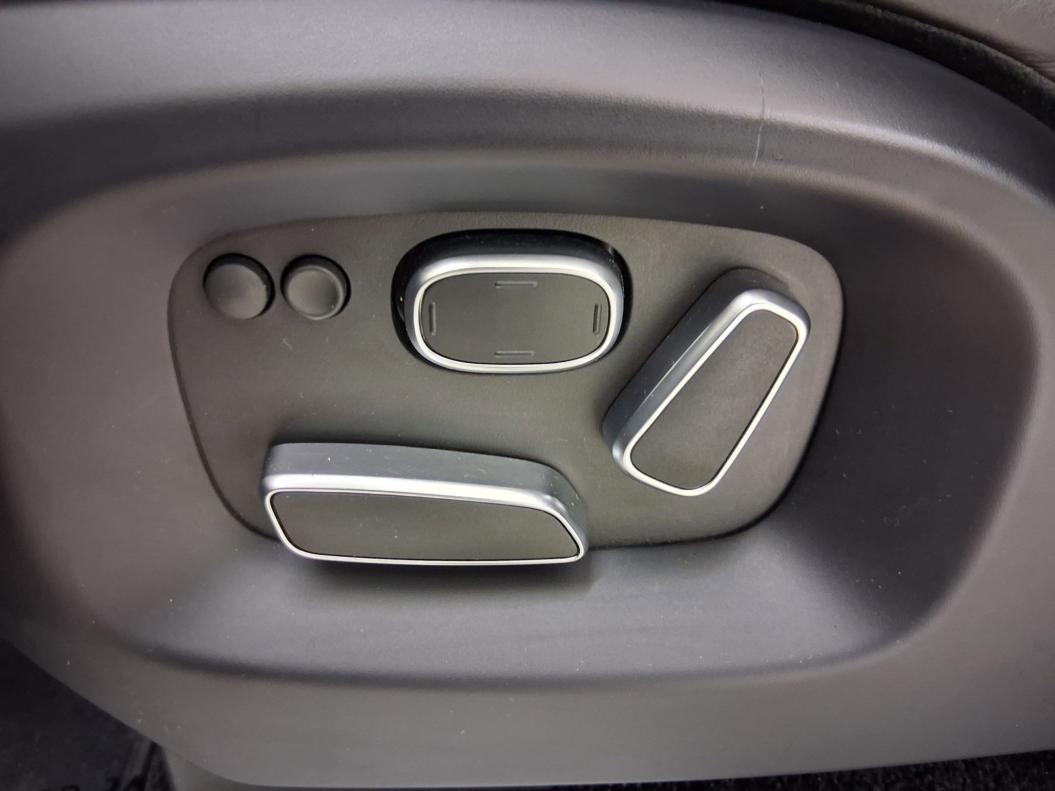 Used 2015 Land Rover Range Rover Supercharged image 12