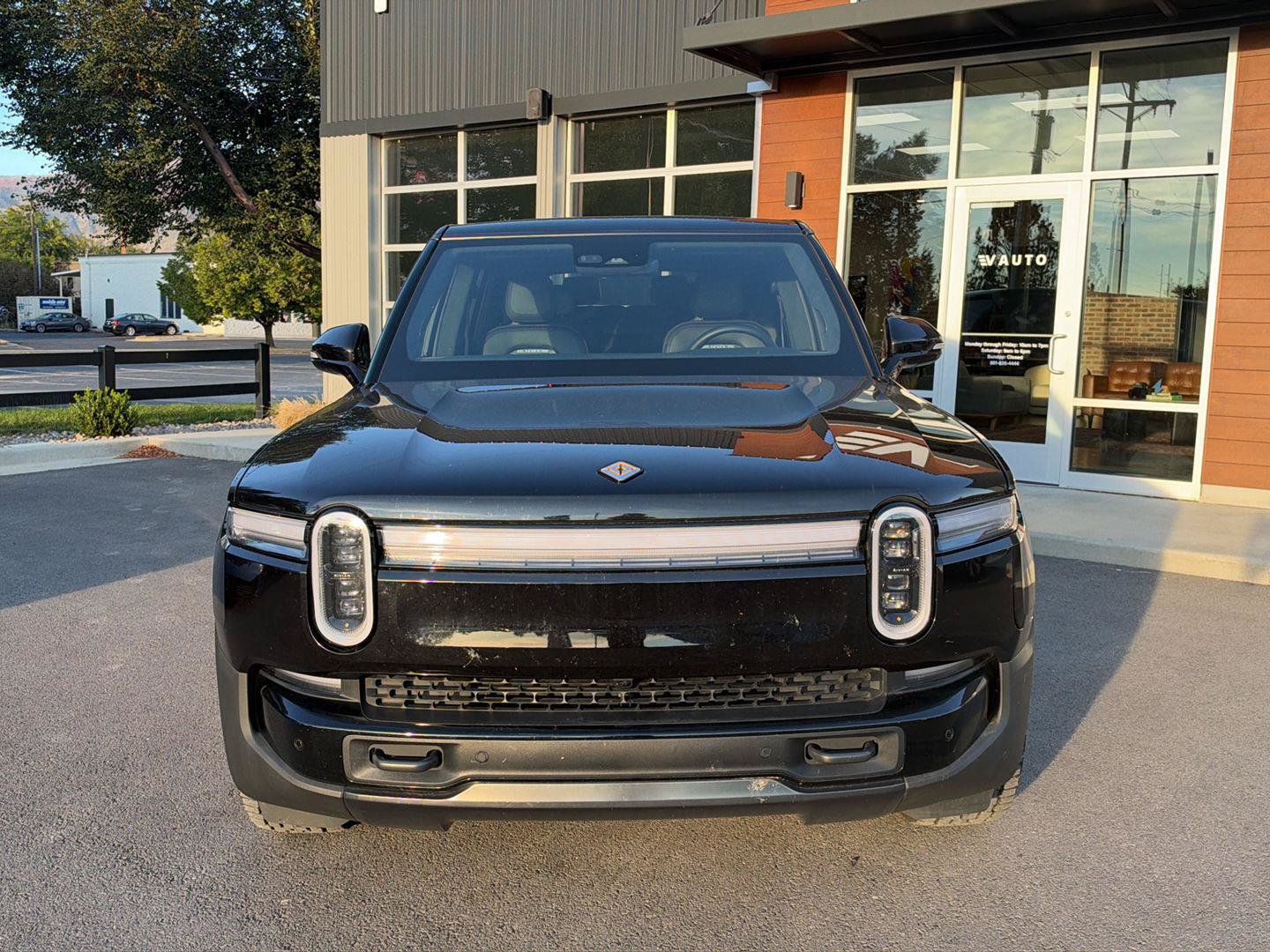 Used 2026 Rivian R1S Premium Tri AWD/4WD image 3