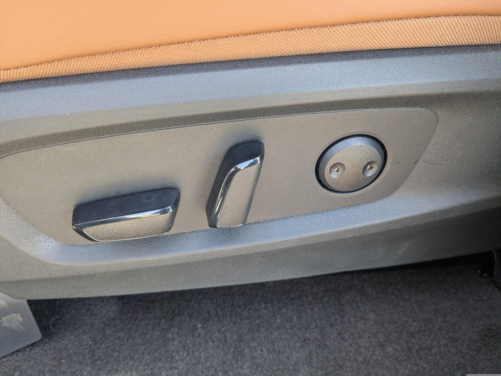 New 2026 Nissan Pathfinder Platinum FWD image 12