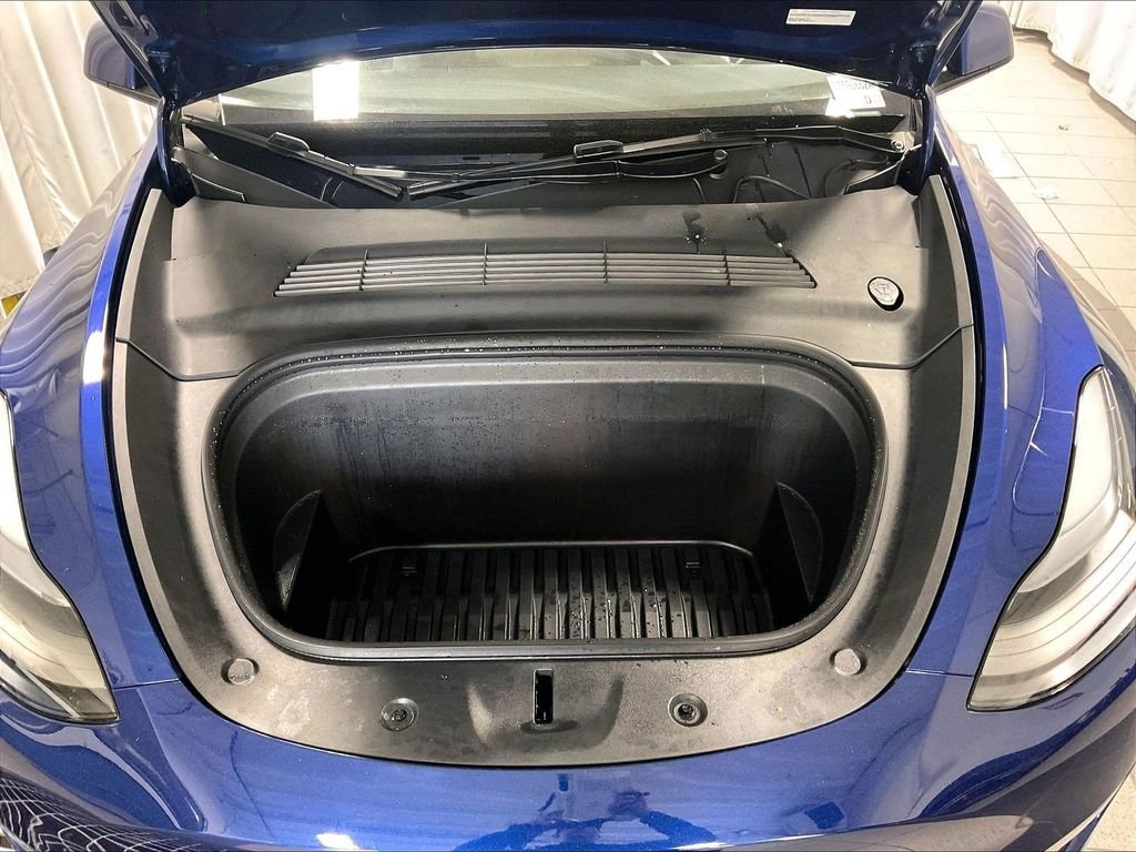 Used 2024 Tesla Model Y Long Range AWD/4WD image 30