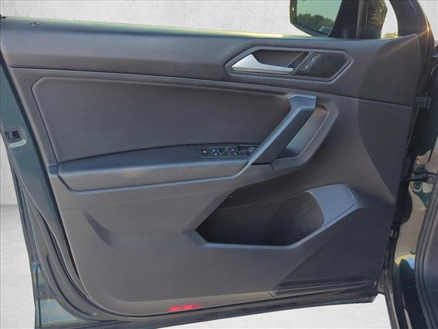 Used 2019 Volkswagen Tiguan SE w/ Panoramic Sunroof Package FWD image 7